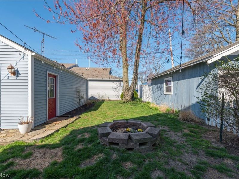 686 Perry Street, Vermilion, OH 44089 Photo 42