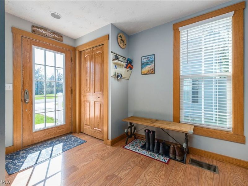 686 Perry Street, Vermilion, OH 44089 Photo 5