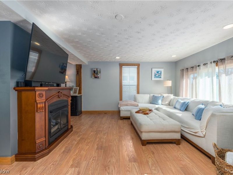 686 Perry Street, Vermilion, OH 44089 Photo 7