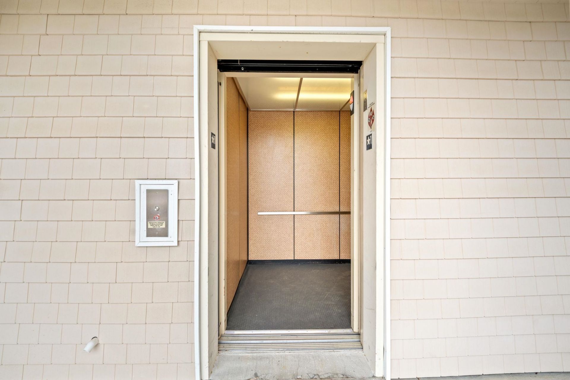 730 Pickering Dr. Photo 26