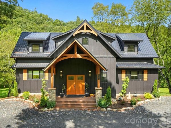 727 Riverwind Drive , Lansing, NC 28643