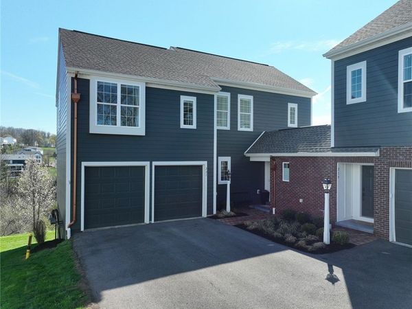 221 Limehouse Rd, Cranberry Twp, PA 16066