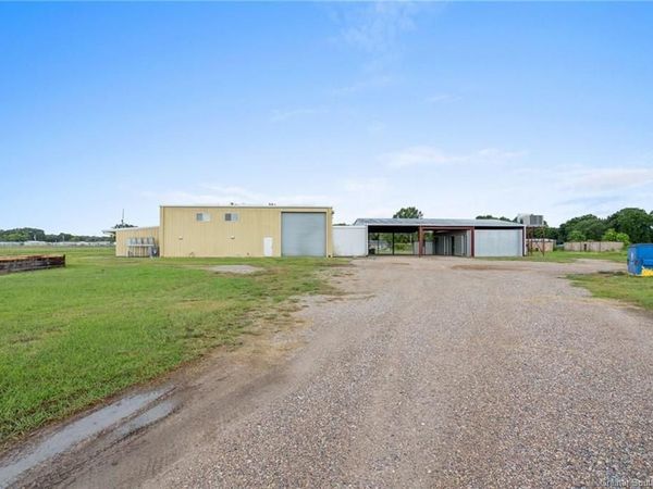 1635 S Thibodeaux Road S, Jennings, LA 70546
