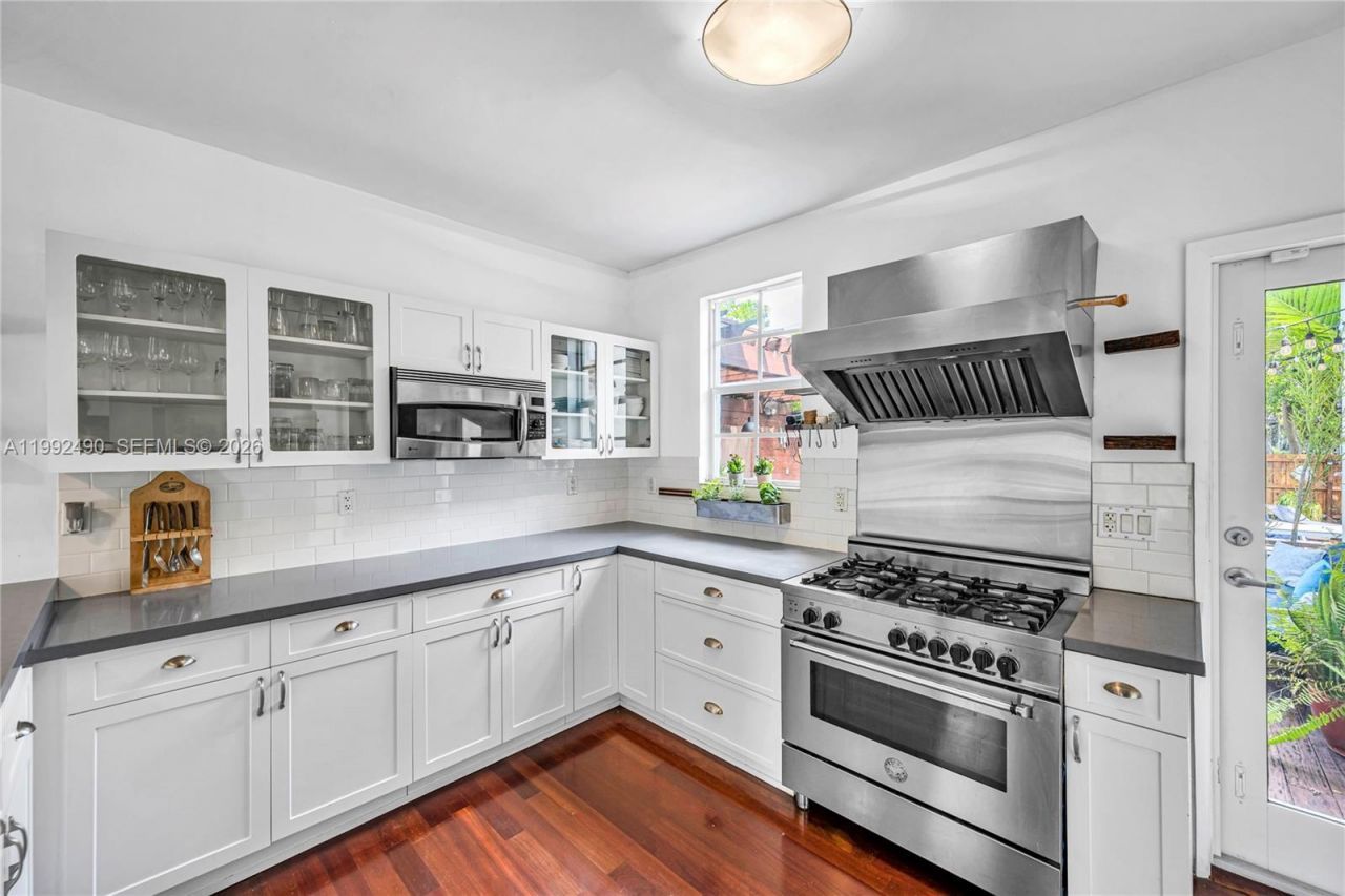 1601 SW 11th Ter, Miami, FL 33135 Photo