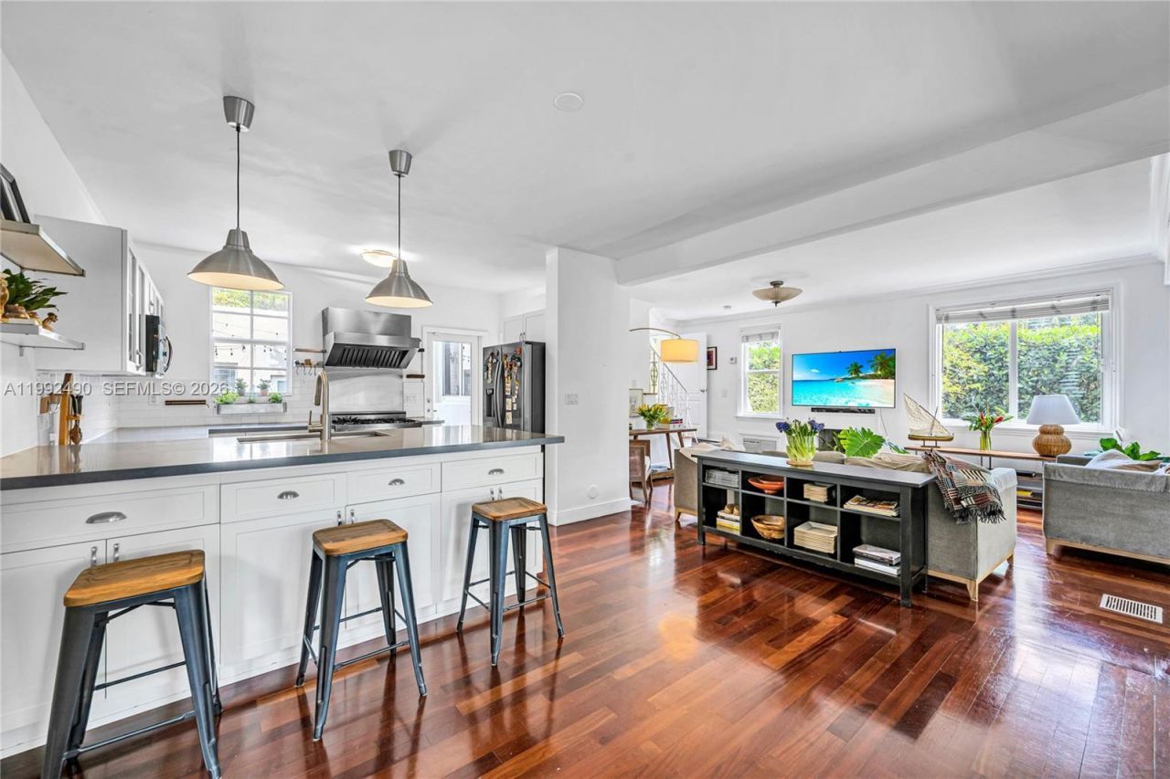 1601 SW 11th Ter, Miami, FL 33135 Photo