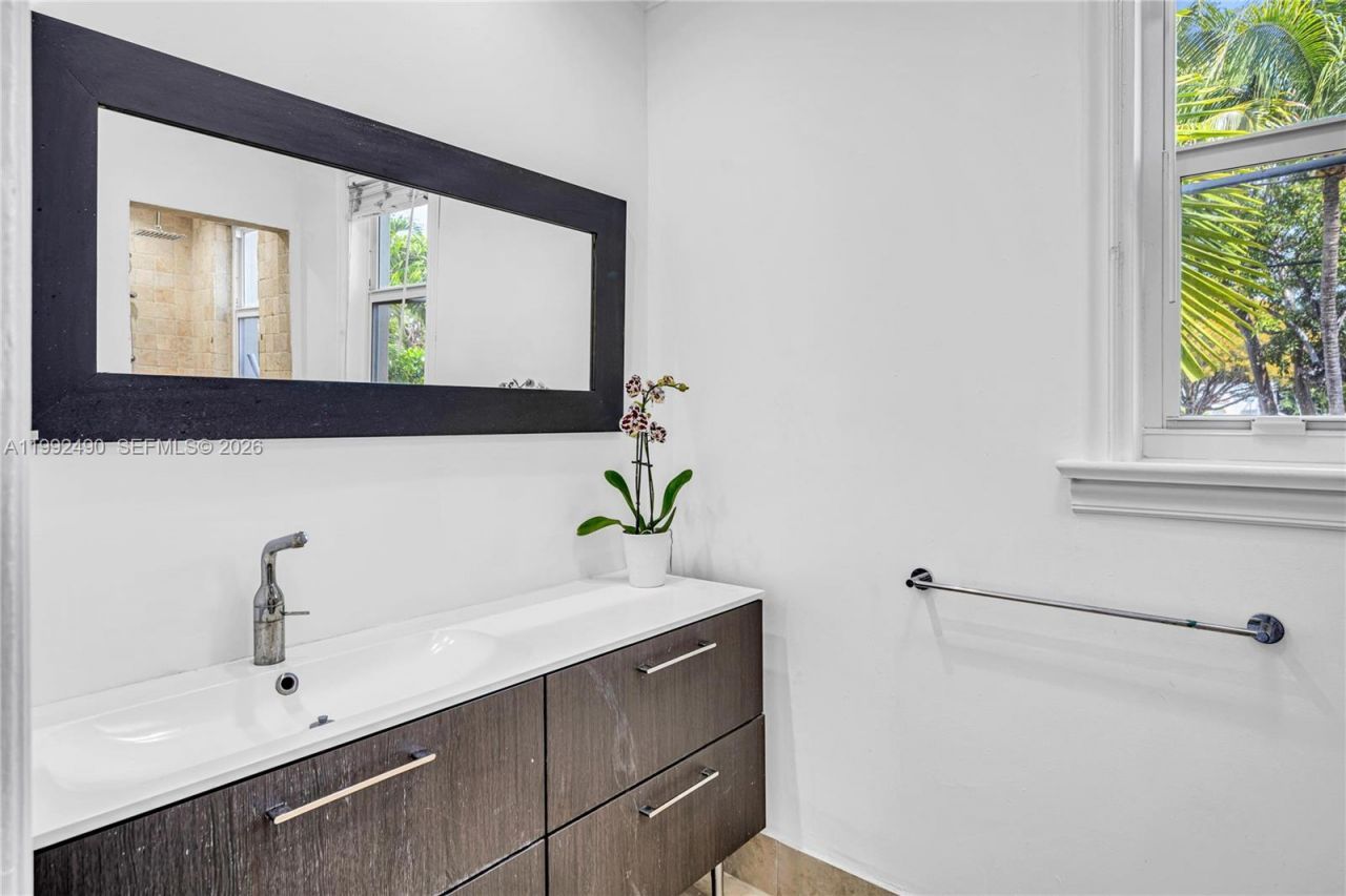 1601 SW 11th Ter, Miami, FL 33135 Photo