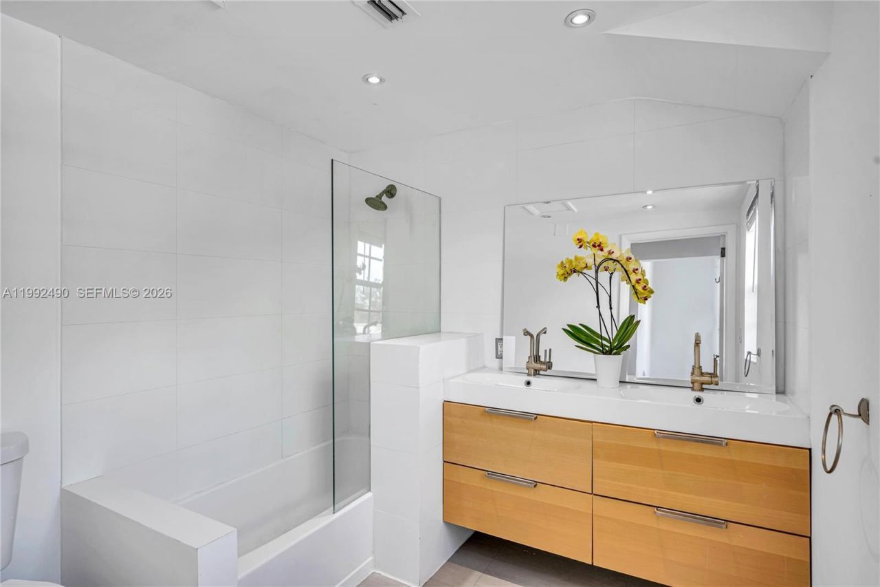 1601 SW 11th Ter, Miami, FL 33135 Photo