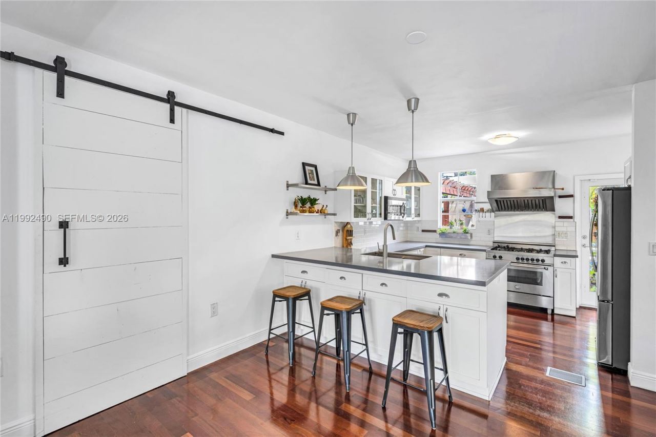 1601 SW 11th Ter, Miami, FL 33135 Photo