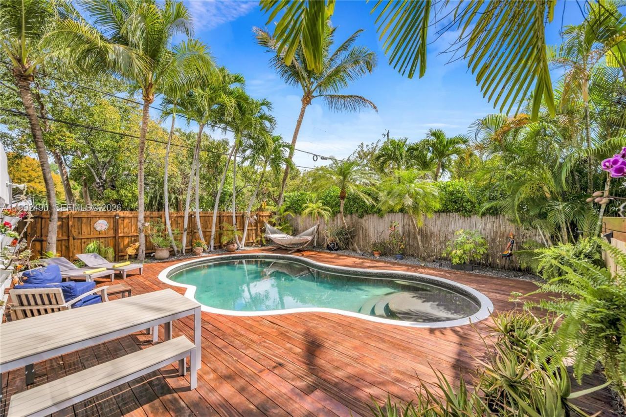 1601 SW 11th Ter, Miami, FL 33135 Photo