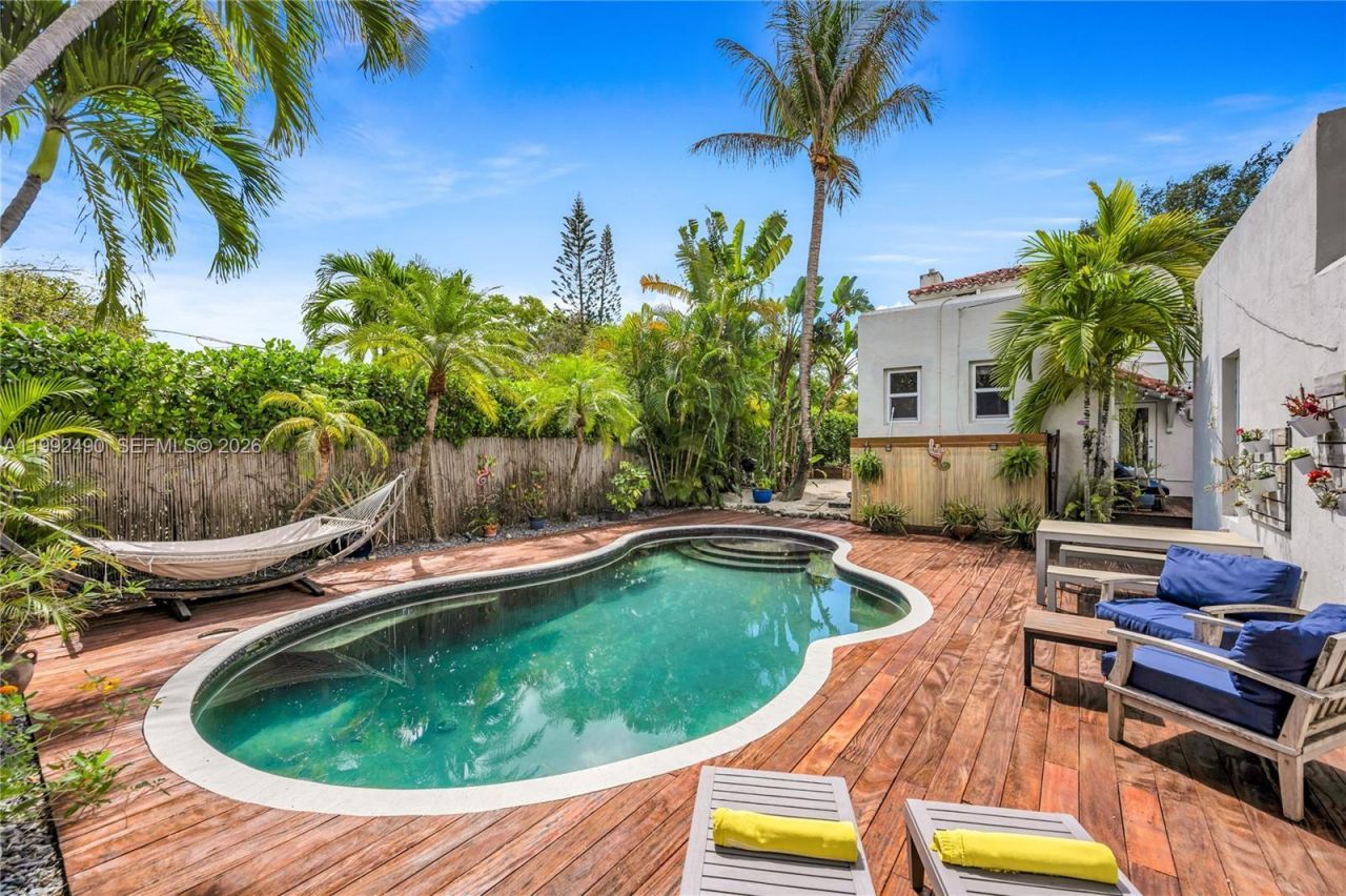 1601 SW 11th Ter, Miami, FL 33135 Photo