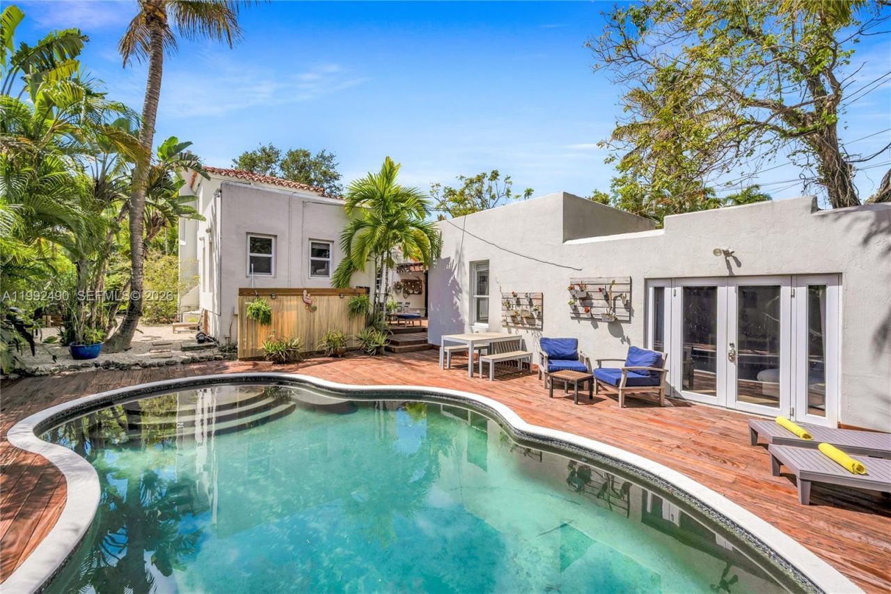 1601 SW 11th Ter, Miami, FL 33135 Photo