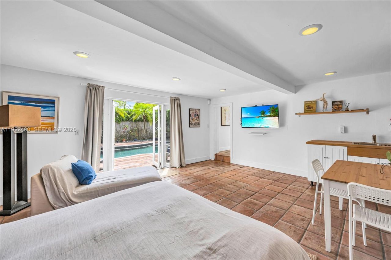 1601 SW 11th Ter, Miami, FL 33135 Photo