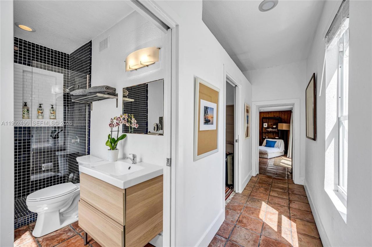 1601 SW 11th Ter, Miami, FL 33135 Photo