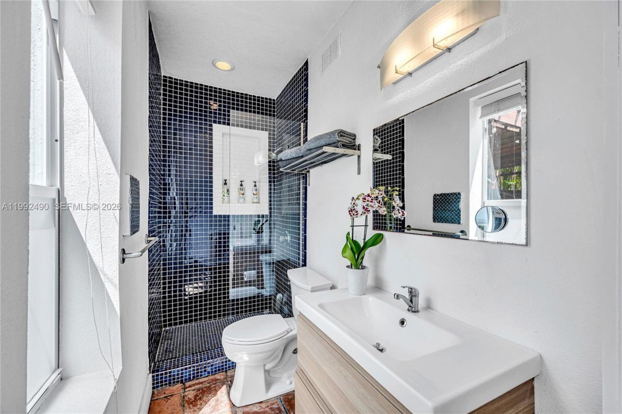 1601 SW 11th Ter, Miami, FL 33135 Photo