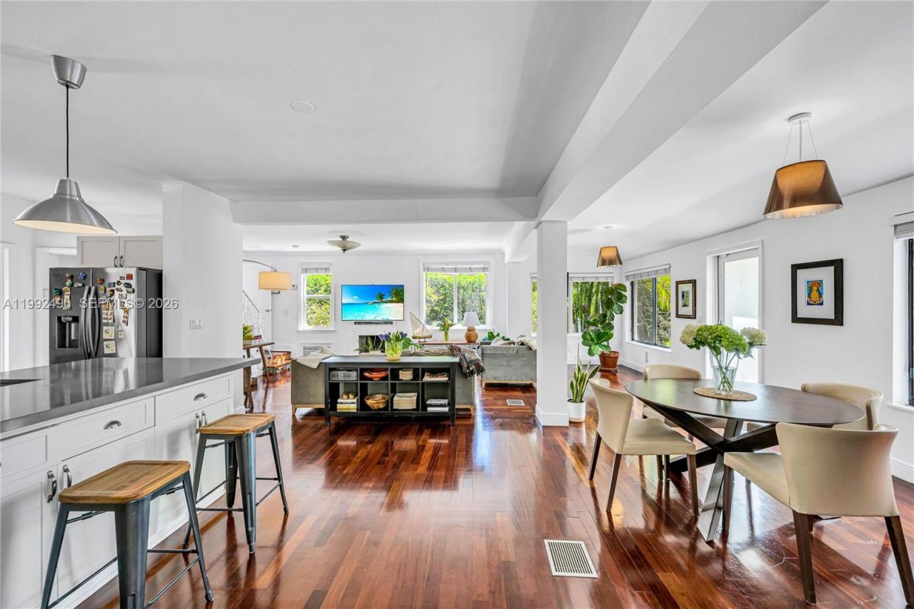 1601 SW 11th Ter, Miami, FL 33135 Photo