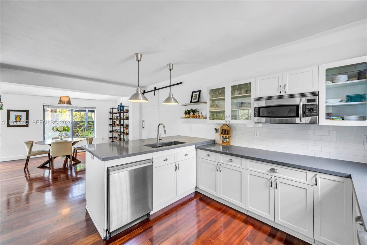 1601 SW 11th Ter, Miami, FL 33135 Photo