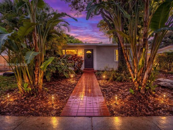 2905 SW 93rd Ct, Miami, FL 33165