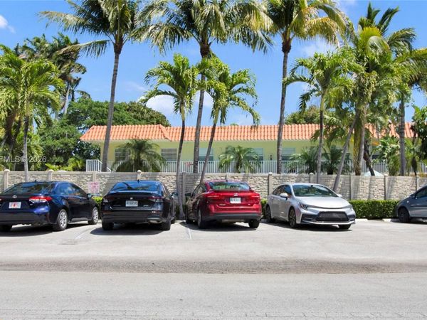 Unit 208, Fort Lauderdale, FL 33305