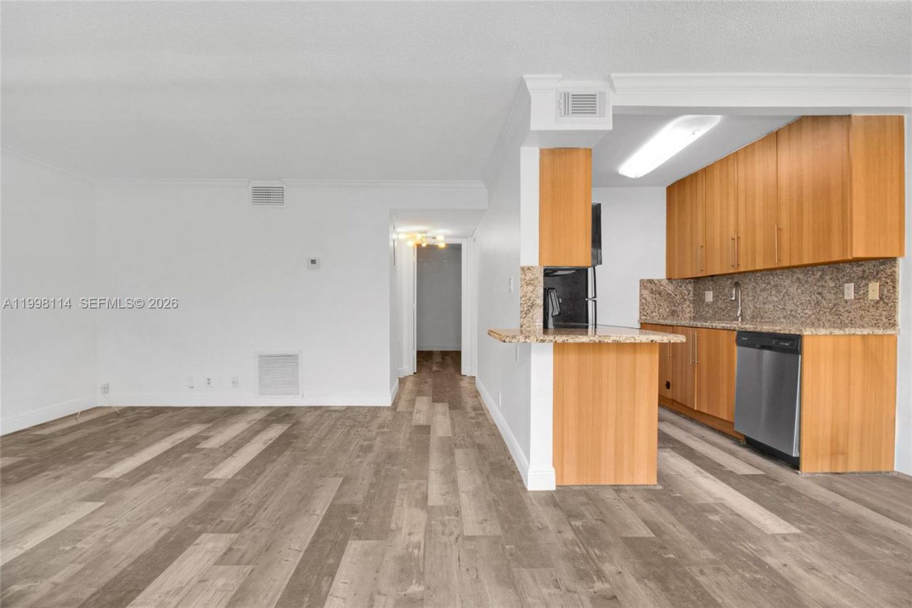 1125 NE 16th Pl, Unit 208, Fort Lauderdale, FL 33305 Photo