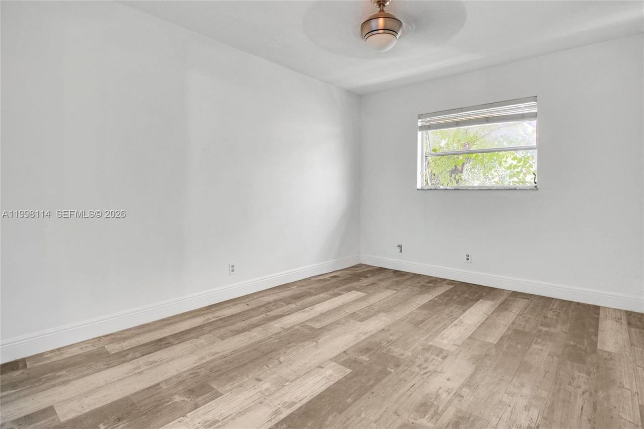1125 NE 16th Pl, Unit 208, Fort Lauderdale, FL 33305 Photo