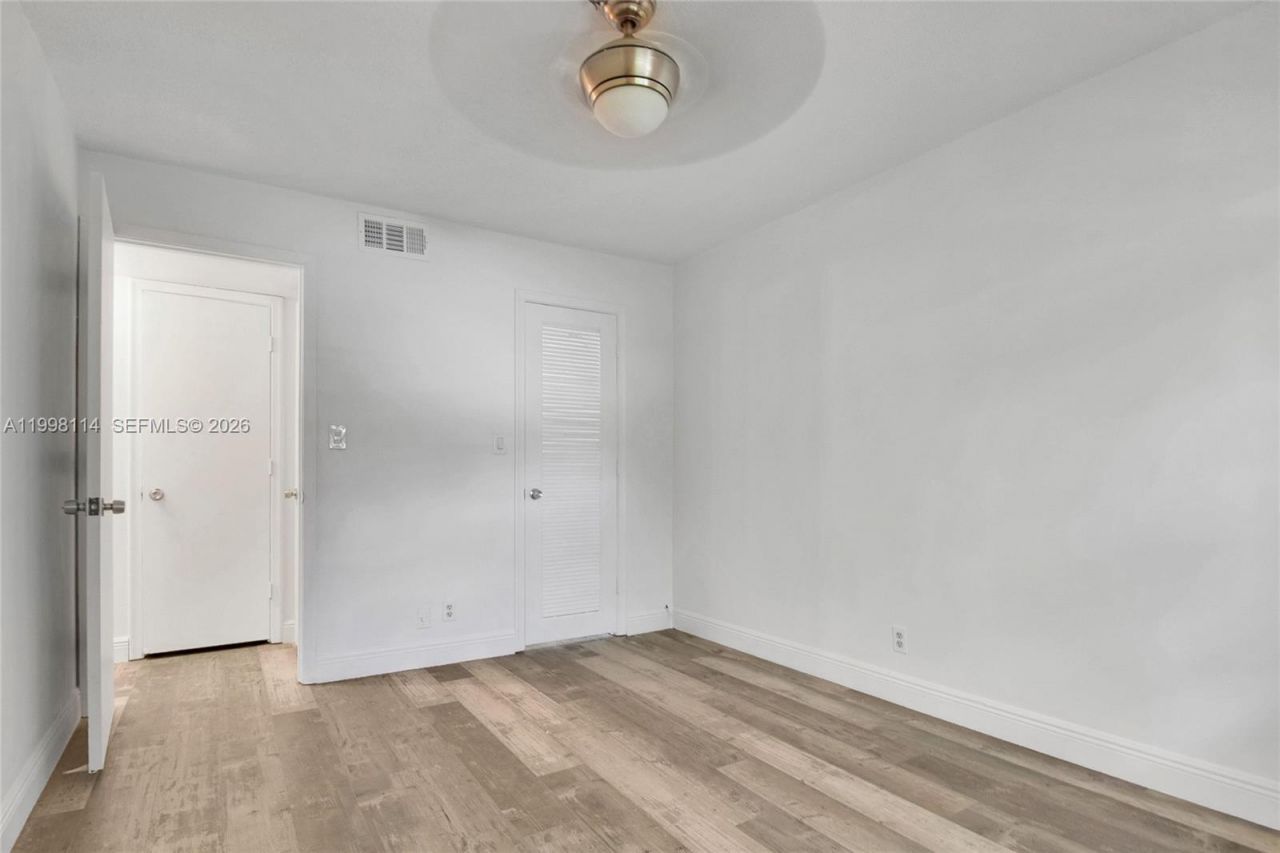 1125 NE 16th Pl, Unit 208, Fort Lauderdale, FL 33305 Photo
