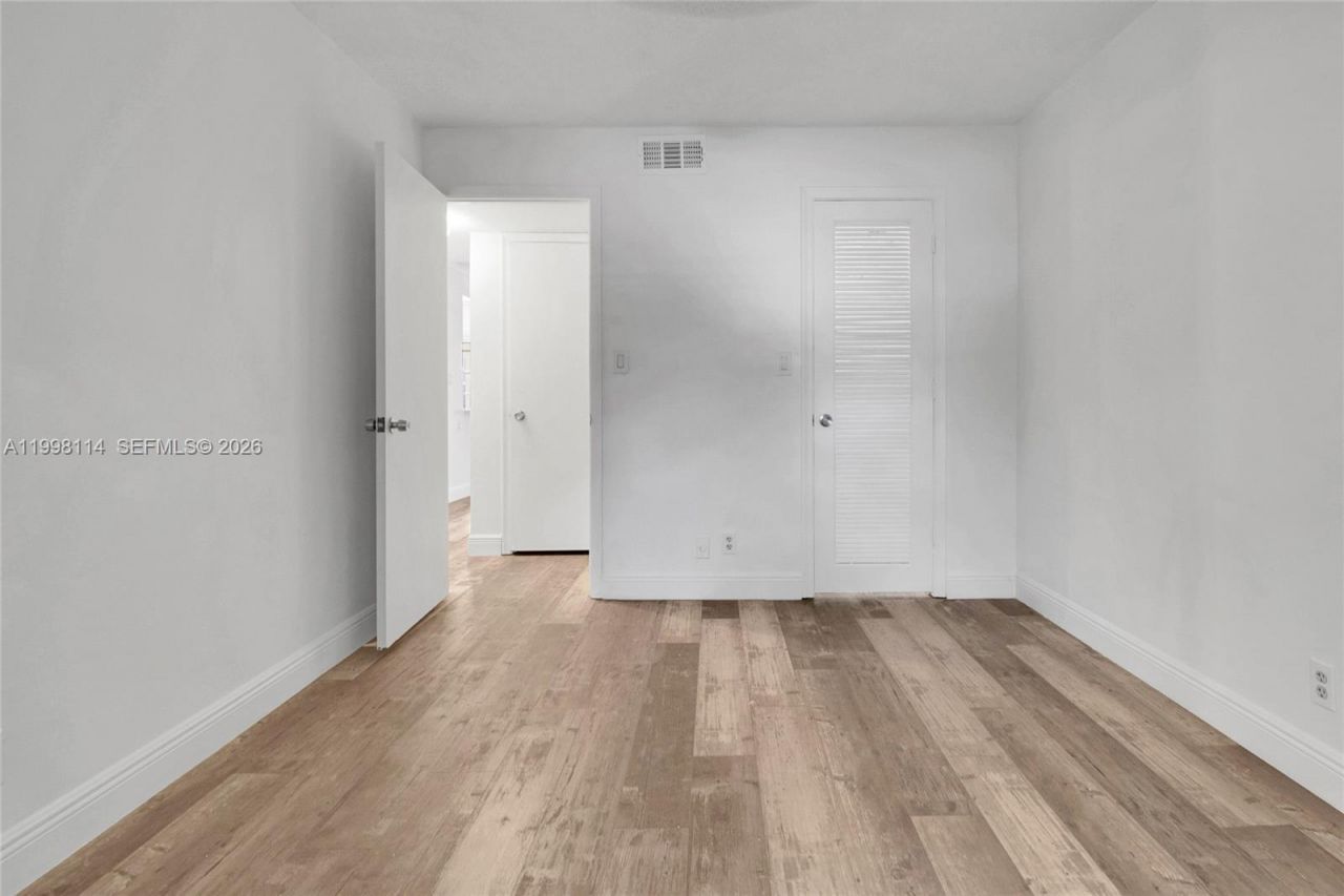 1125 NE 16th Pl, Unit 208, Fort Lauderdale, FL 33305 Photo