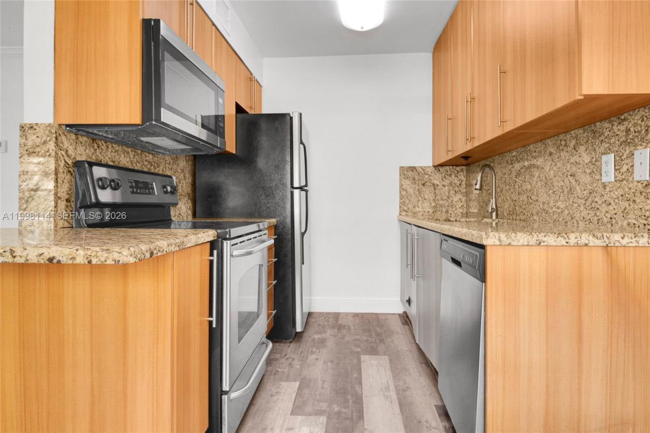 1125 NE 16th Pl, Unit 208, Fort Lauderdale, FL 33305 Photo