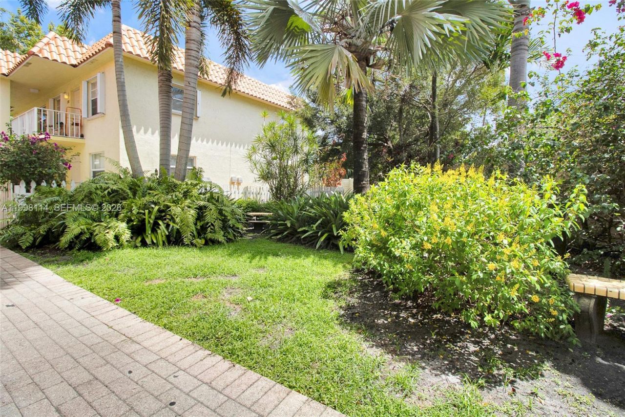 1125 NE 16th Pl, Unit 208, Fort Lauderdale, FL 33305 Photo