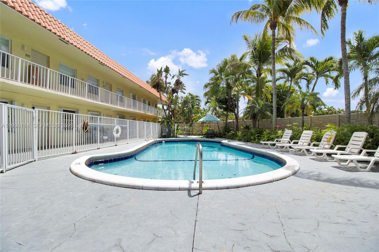 1125 NE 16th Pl, Unit 208, Fort Lauderdale, FL 33305 Photo