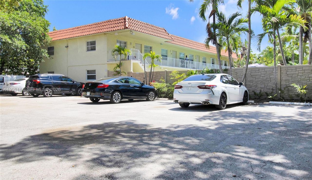 1125 NE 16th Pl, Unit 208, Fort Lauderdale, FL 33305 Photo