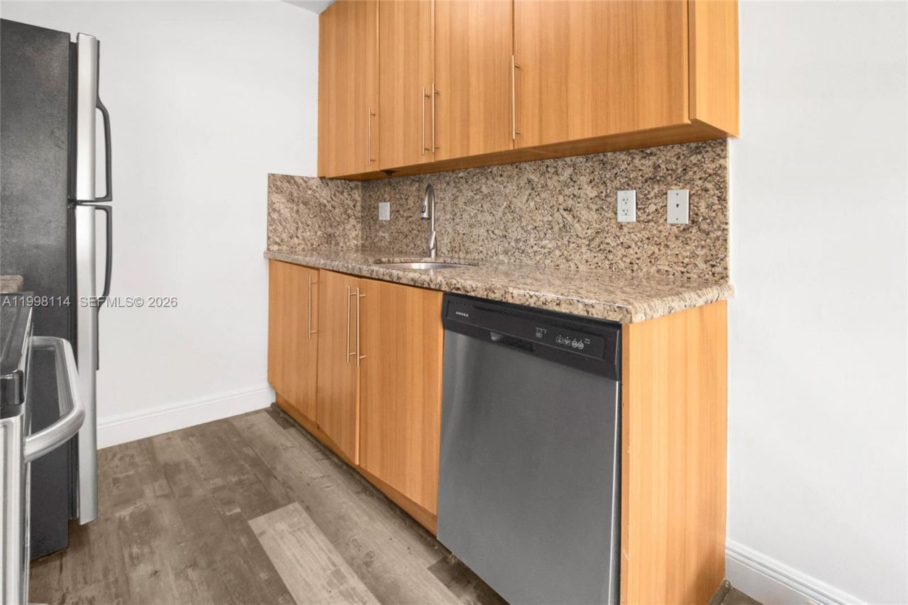 1125 NE 16th Pl, Unit 208, Fort Lauderdale, FL 33305 Photo