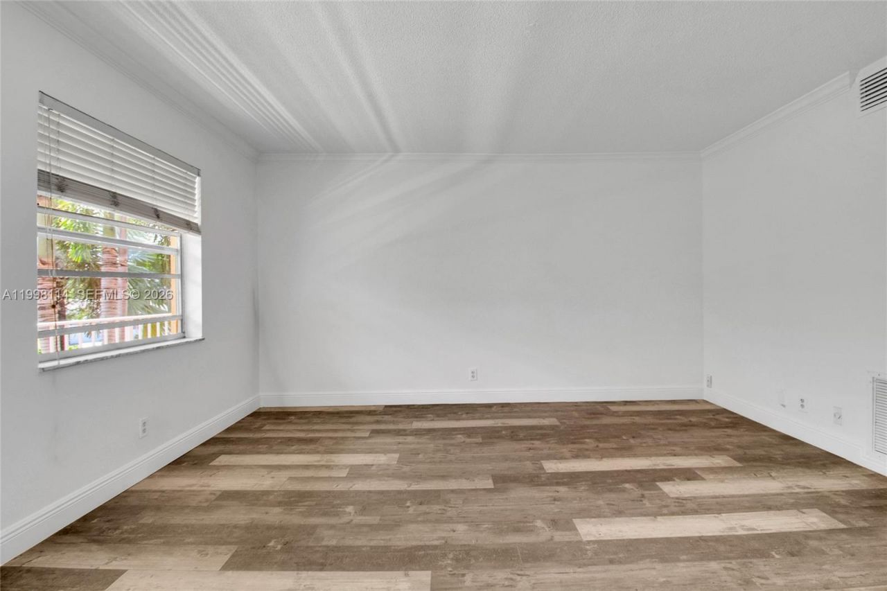 1125 NE 16th Pl, Unit 208, Fort Lauderdale, FL 33305 Photo