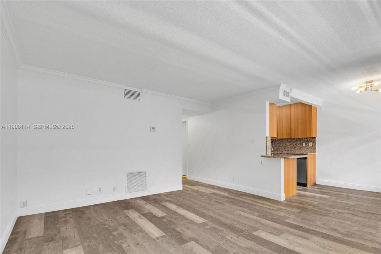 1125 NE 16th Pl, Unit 208, Fort Lauderdale, FL 33305 Photo