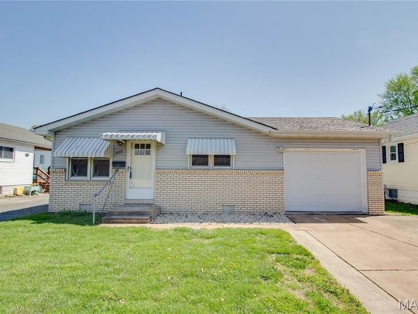 523 Park Drive, Bethalto, IL 62010