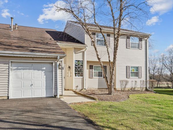 93 N Victoria Lane , Unit D, Streamwood, IL 60107