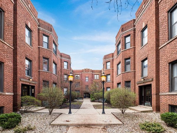 901 W Cornelia Avenue, Unit 1N, Chicago, IL 60657