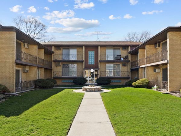 18318 Exchange Avenue , Unit 2F, Lansing, IL 60438