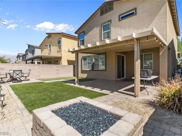 7215 Dazzle Point Street, North Las Vegas, NV 89084