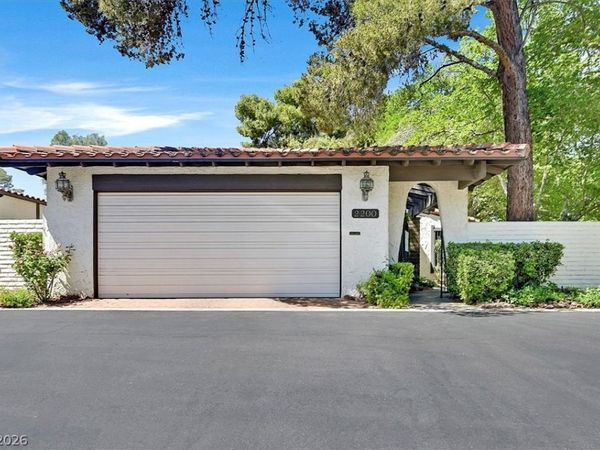 2200 Plaza Del Robles , Las Vegas, NV 89102