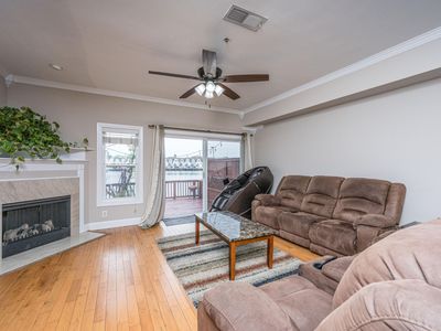 4933 Lake Palmetto Lane, North Charleston, SC 29418