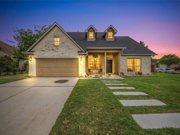 300 River Bluff CIR, Georgetown, TX 78626