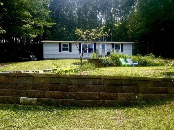 9452 Manitou Trail N, Northport, MI 49670