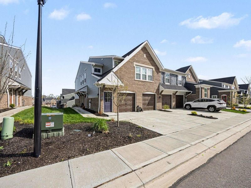 628 Foxhill Drive, Unit 10-101, Crescent Springs, KY 41017 Photo 2