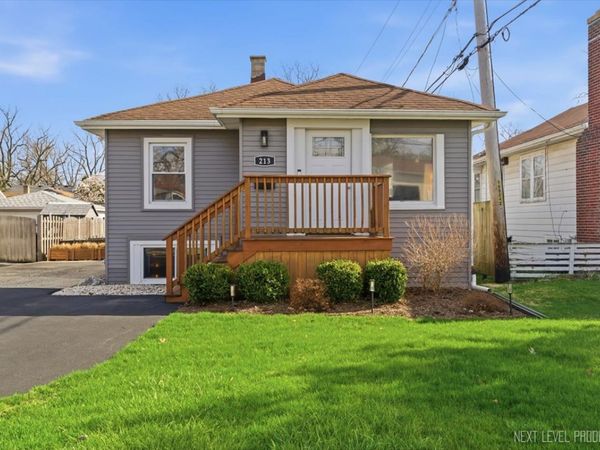 213 W School Street , Villa Park, IL 60181