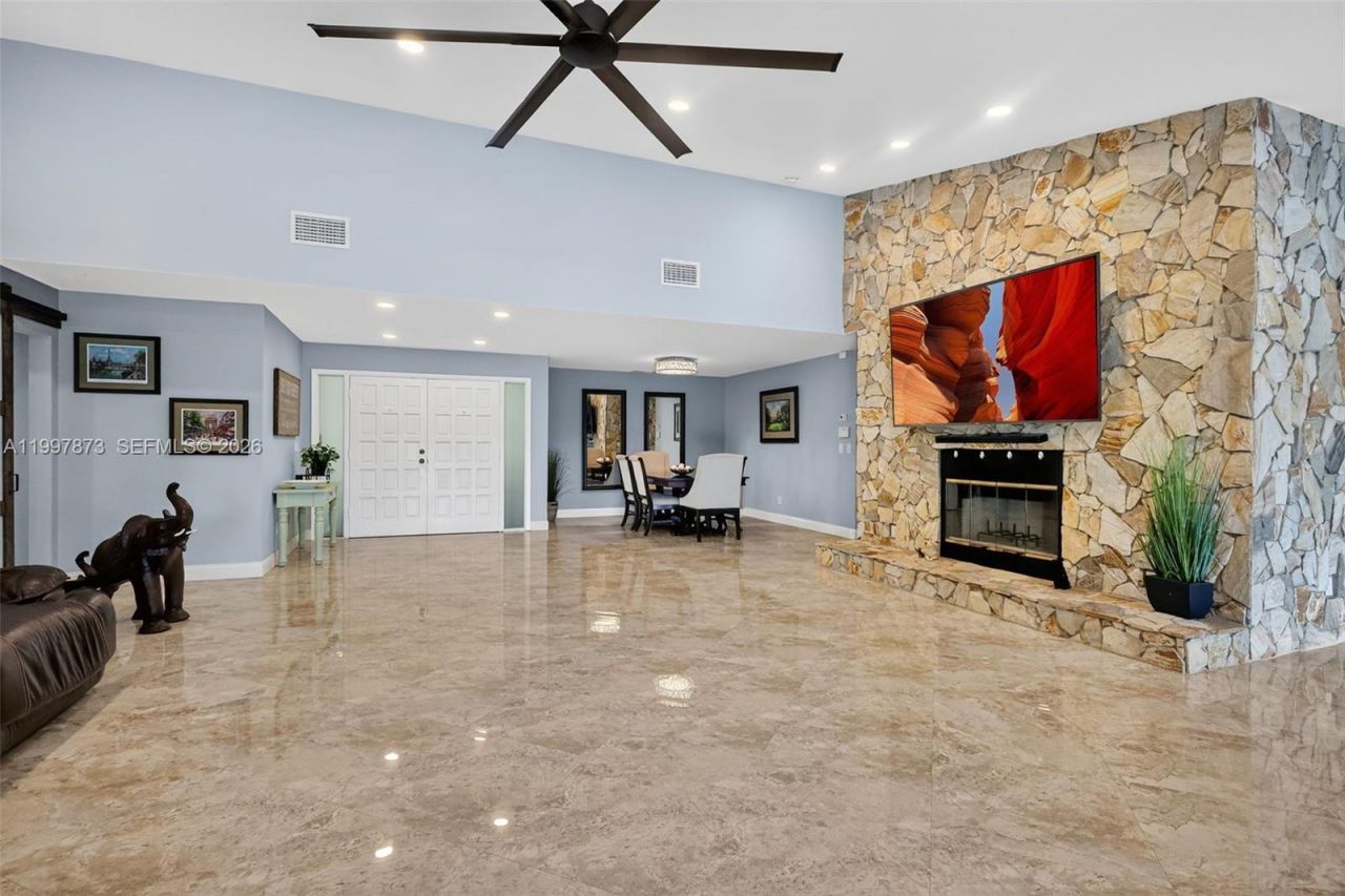 8860 SW 49th Ct, Cooper City, FL 33328 Photo