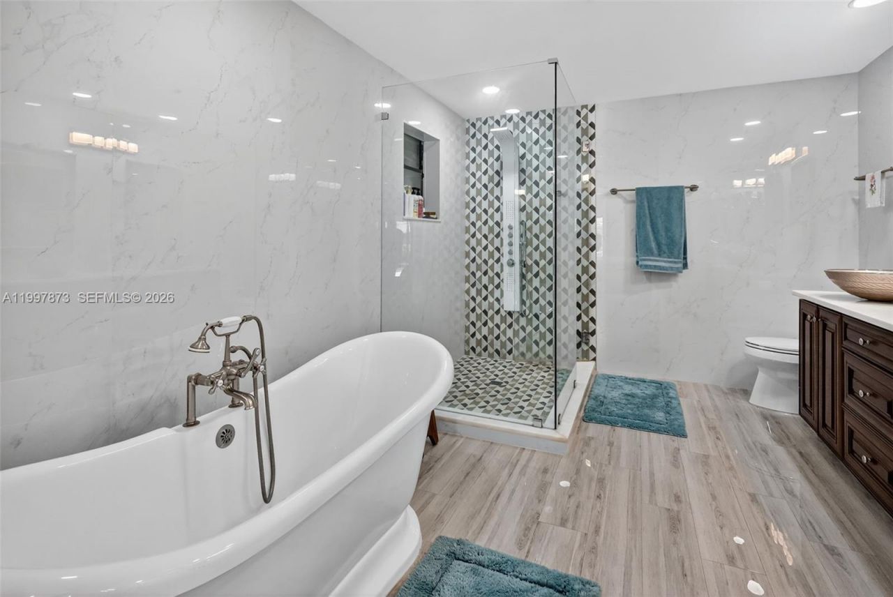 8860 SW 49th Ct, Cooper City, FL 33328 Photo