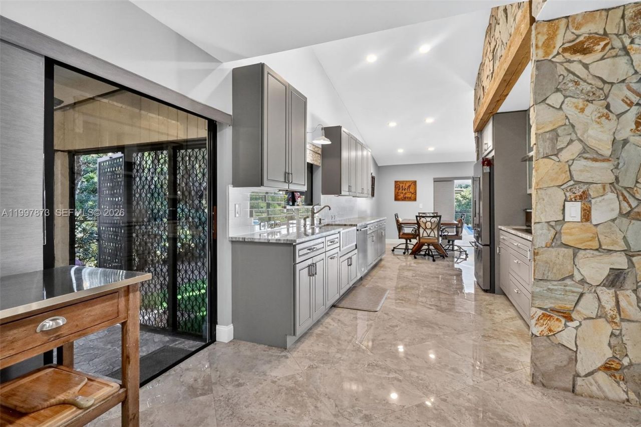 8860 SW 49th Ct, Cooper City, FL 33328 Photo