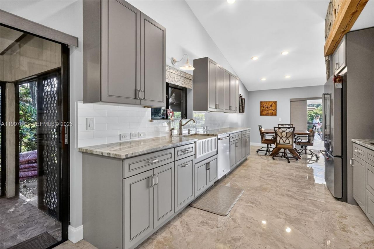 8860 SW 49th Ct, Cooper City, FL 33328 Photo