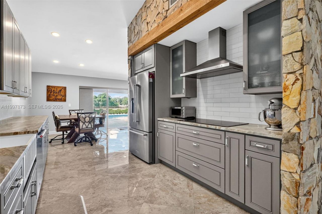 8860 SW 49th Ct, Cooper City, FL 33328 Photo