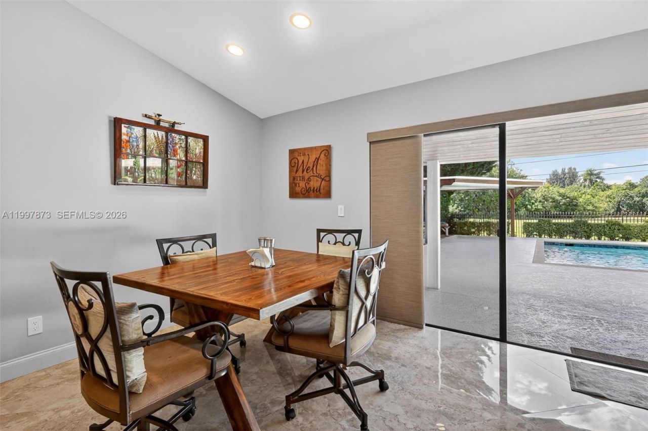 8860 SW 49th Ct, Cooper City, FL 33328 Photo